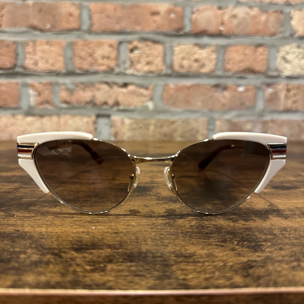 Gucci White & Gold Sunglasses (GG0522S)